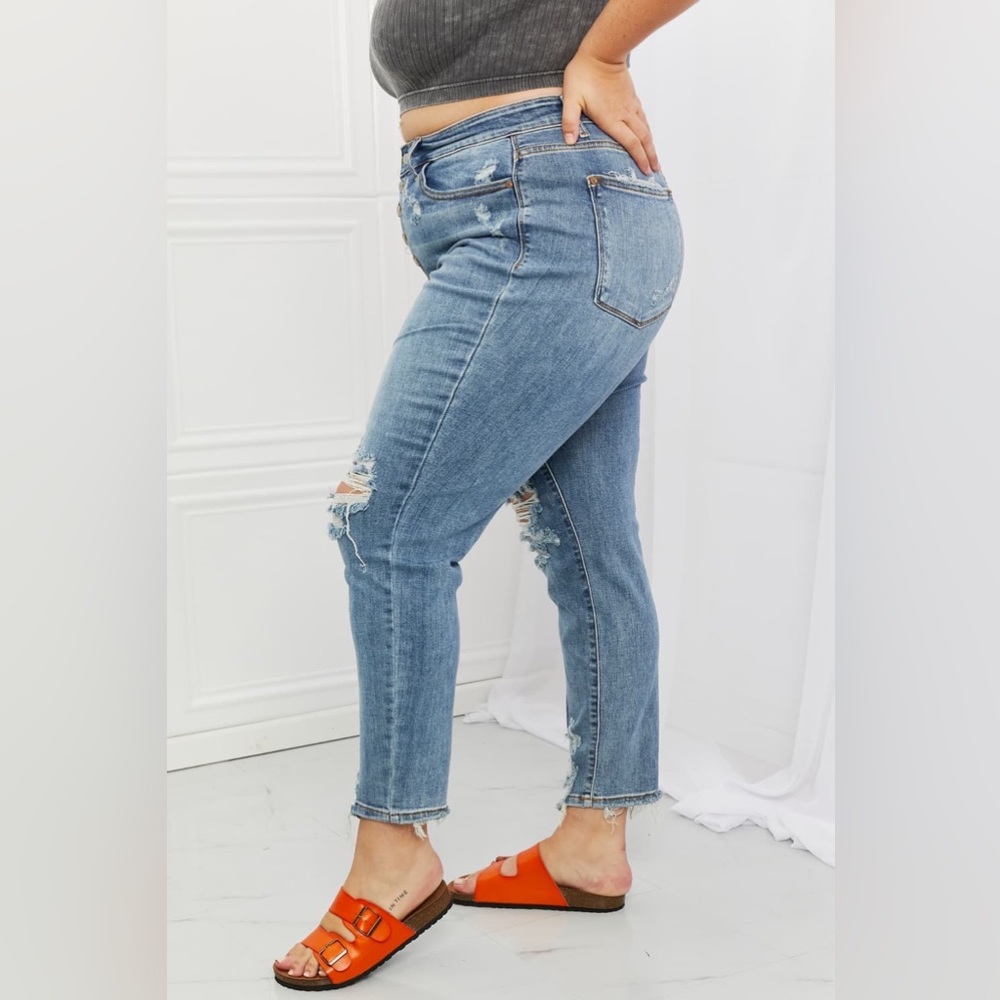 FLASH SALE!! JUDY BLUE Plus Size Maddison Distressed Button Fly Boyfriend Jeans - Picture 2 of 5